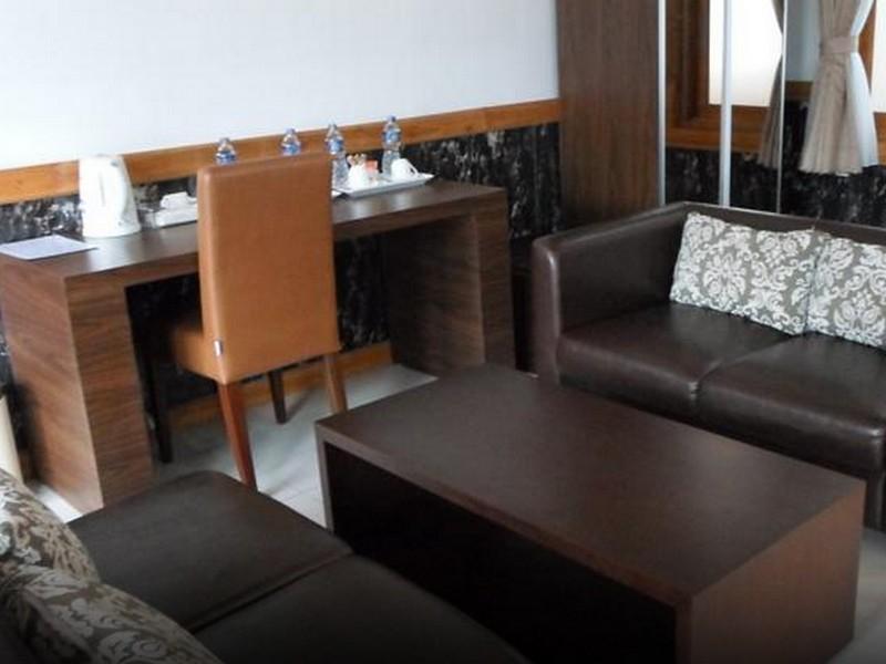 Oyo 1210 Nice Guesthouse Bandung Buitenkant foto