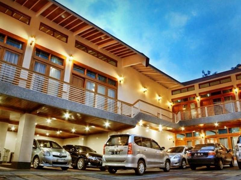 Oyo 1210 Nice Guesthouse Bandung Buitenkant foto