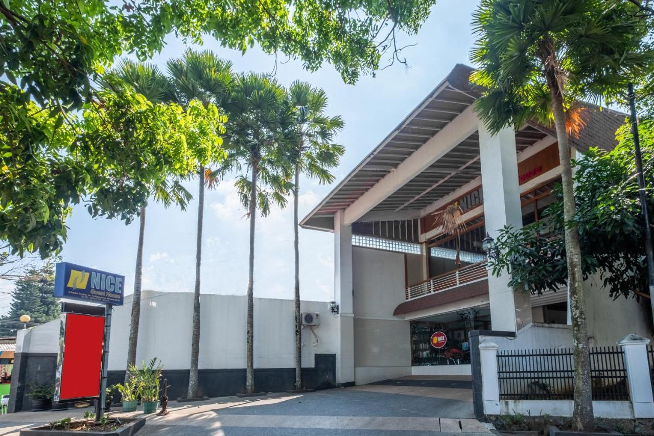 Oyo 1210 Nice Guesthouse Bandung Buitenkant foto
