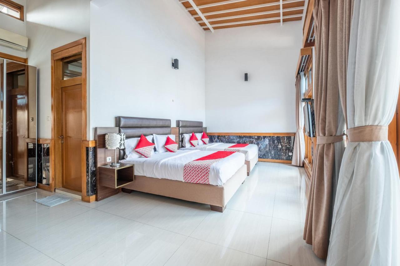 Oyo 1210 Nice Guesthouse Bandung Buitenkant foto