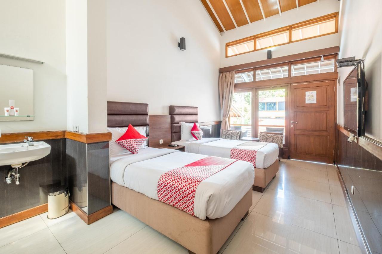 Oyo 1210 Nice Guesthouse Bandung Buitenkant foto