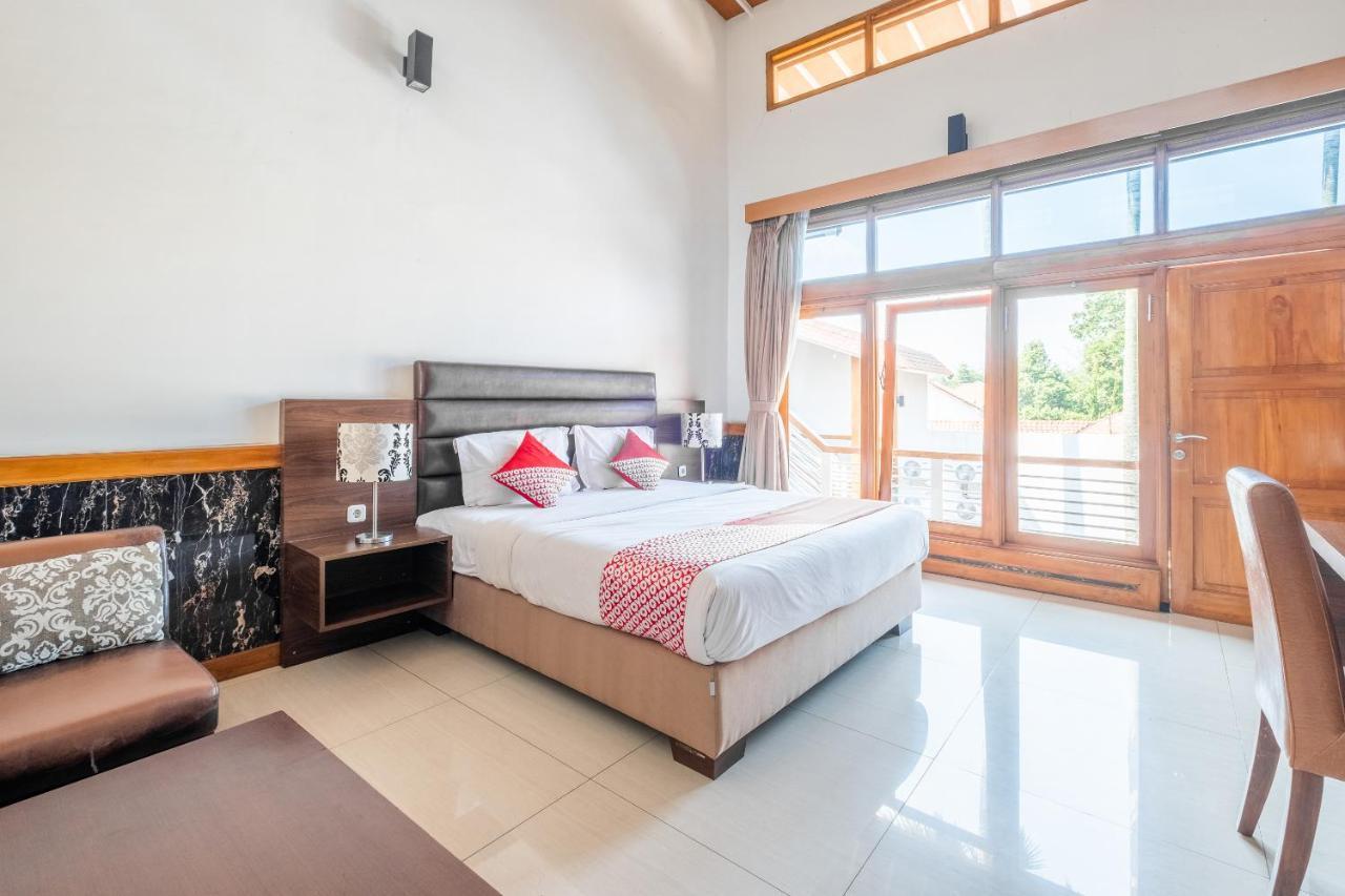 Oyo 1210 Nice Guesthouse Bandung Buitenkant foto