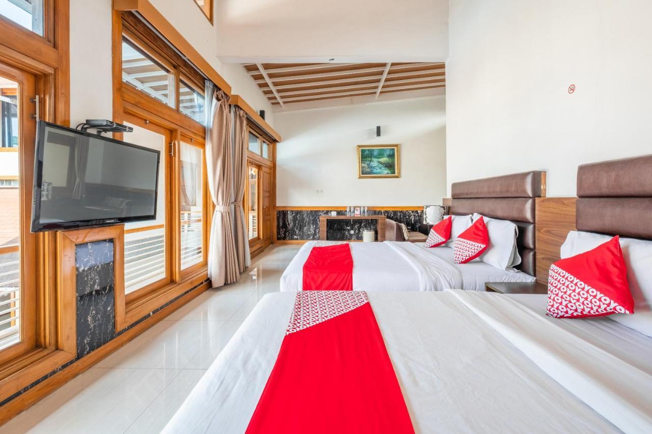 Oyo 1210 Nice Guesthouse Bandung Buitenkant foto