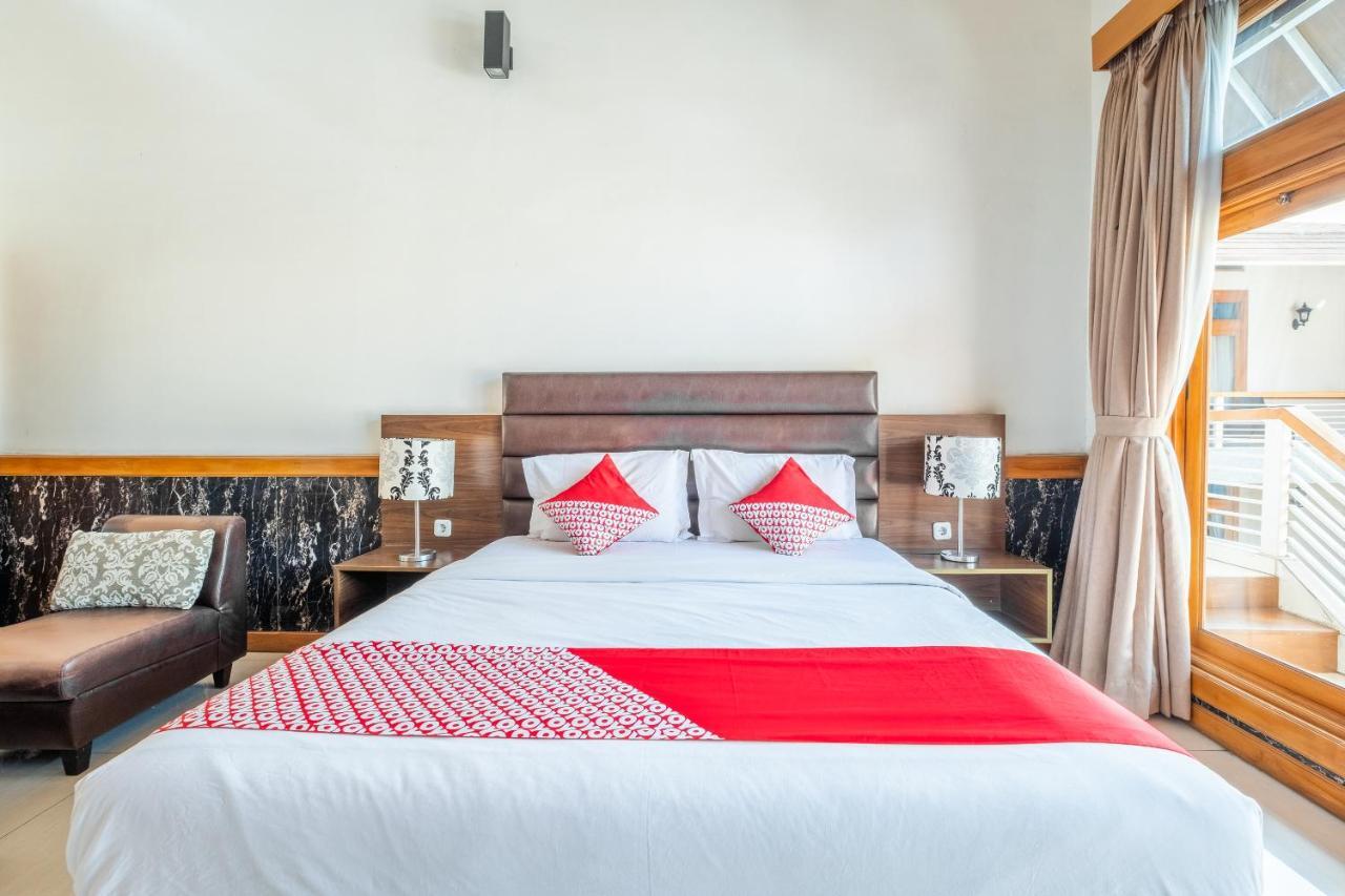 Oyo 1210 Nice Guesthouse Bandung Buitenkant foto