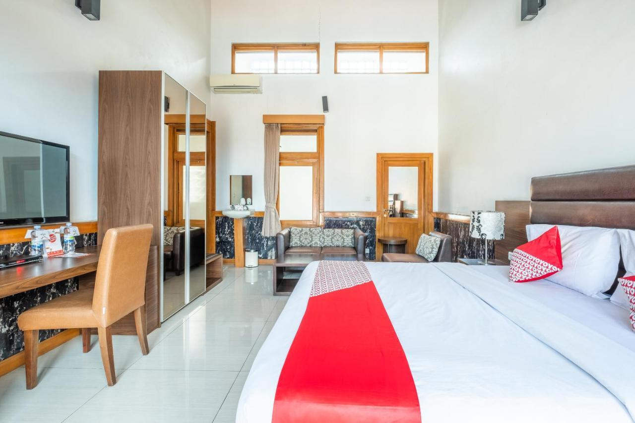 Oyo 1210 Nice Guesthouse Bandung Buitenkant foto