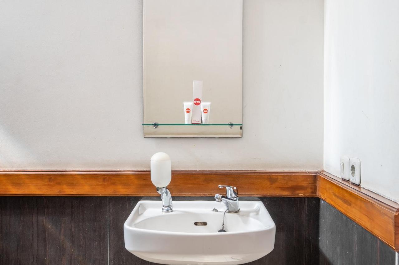 Oyo 1210 Nice Guesthouse Bandung Buitenkant foto