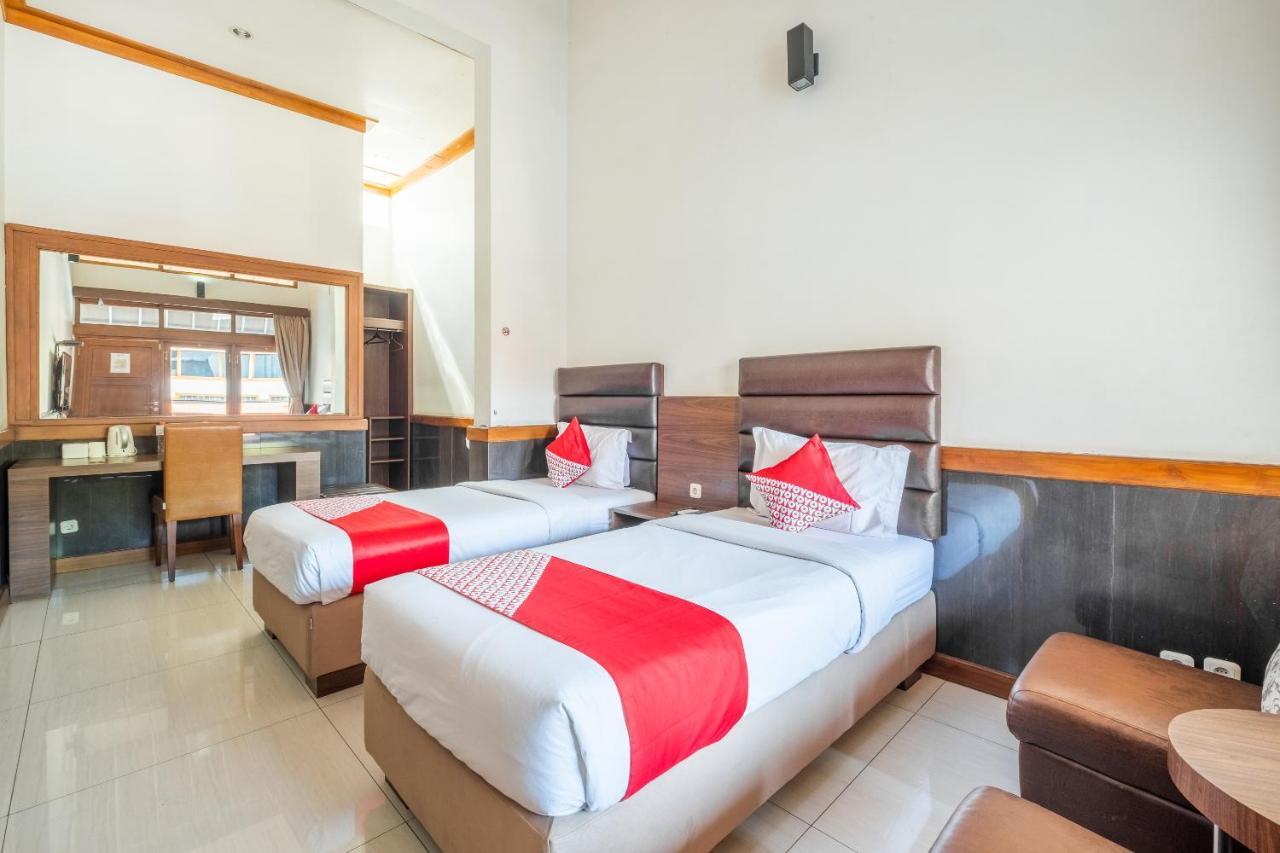 Oyo 1210 Nice Guesthouse Bandung Buitenkant foto